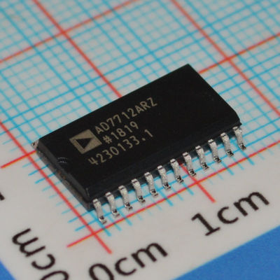 AD7712ARZ ADC Σ-Δ 24-bit 500Hz Tingkat Keluaran Kebisingan Rendah 1.5μV Antarmuka SPI Catu Daya ±5V -40°C hingga 85°C Desain Teknologi Canggih