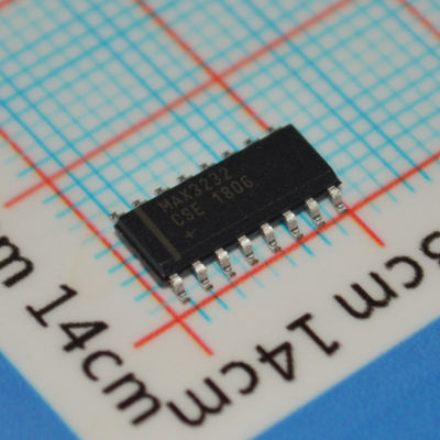MAX3232CSE 3V-5.5V Transceiver RS-232 250kbps 2Tx/2Rx ±15kV Perlindungan ESD 0.1μA Shutdown SOIC-16 -40°C hingga +85°C