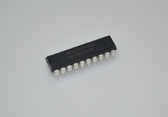 DAC0832LCN 8-Bit Multiplying DAC 1μs Waktu Pengendalian ±10V Output 20mW Power DIP-20 0°C sampai +70°C