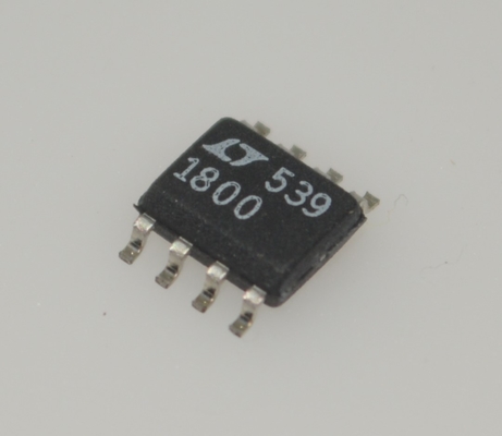 LT1800CS8 Kecepatan Tinggi 100MHz Op Amp 400V/μs Slew Rate Low 3.5mV Offset Rail-to-Rail Output 5V sampai ±5V Supply 7nA IB Space-Saving SOIC-8 untuk Filter/ADC Drivers