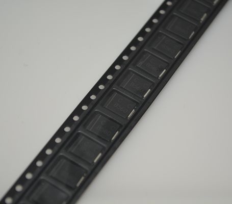 CDBC560-G 560Ω@100MHz Common Mode Choke Peringkat Arus Tinggi Rentang Suhu Lebar DCR Rendah Penekanan EMI Sangat Baik Kepatuhan RoHS Desain Kompak Perlindungan Jalur Daya and Data