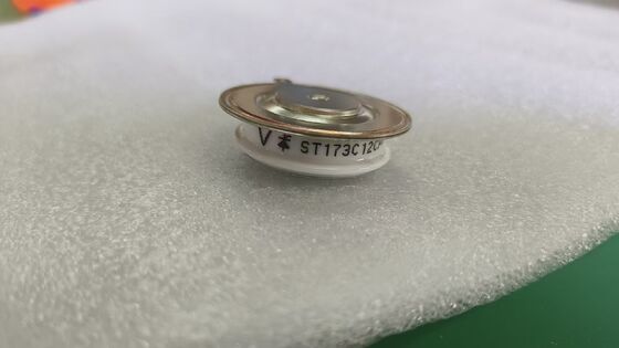 VS-ST303C12CFK0 1200V 300A IGBT Modul Low Vce ((sat) Low Loss High Ruggedness Integrated NTC Fast Switching Untuk Drive Industri dan UPS Inverter