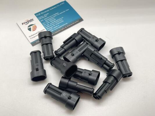 282104-1 2 Posisi Pitch 5.0mm Header Wire-to-Board Lubang Tembus Vertikal Terbungkus Kunci Gesekan Terpolarisasi UL 94V-0 untuk Catu Daya dan Kontrol Industri