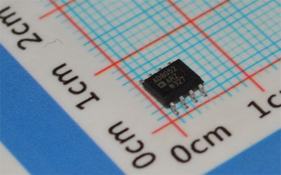 AD8052AR: 300MHz Dual Op Amp, 140V/μs Slew Rate, 4.5nV/√Hz Noise, ±5V sampai ±15V Supply, SOIC-8, -40°C sampai +85°C