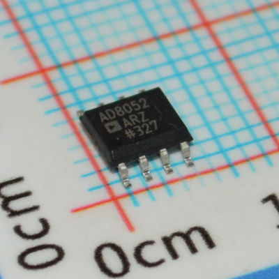 AD8052AR: 300MHz Dual Op Amp, 140V/μs Slew Rate, 4.5nV/√Hz Noise, ±5V sampai ±15V Supply, SOIC-8, -40°C sampai +85°C