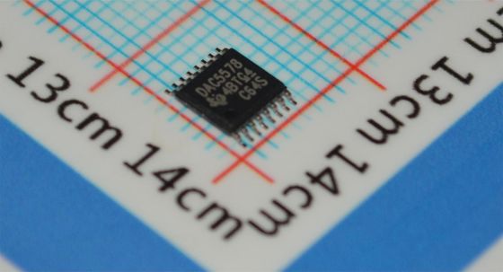 DAC5578SPWR 8-Ch 8-bit DAC I2C Interface 2.7-5.5V, Daya Rendah 0.4mA, ±1LSB INL TSSOP-16 -40°C sampai +105°C
