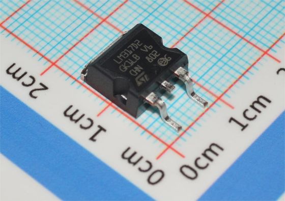 LM317D2T 1.5A Pengatur Adj. 1.2-37V Output TO-263-3 ±1% Akurasi Perlindungan Termal -40°C hingga +125°C