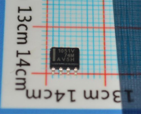 TCAN1051VDQ1 Transceiver CAN FD 5V 5Mbps Laju Data Fleksibel ±58V Perlindungan Kesalahan 1.8V-5V Logika I/O SOIC-8 -40°C hingga +125°C AEC-Q100 Grade 1