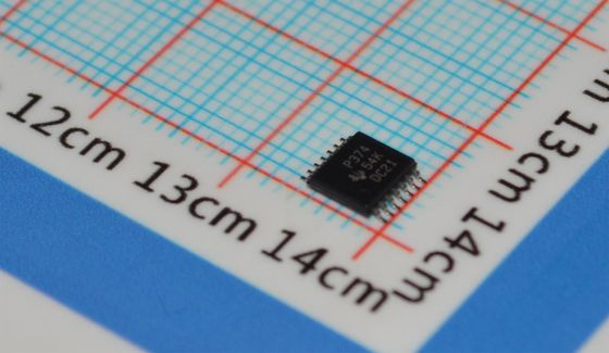 TLC374CPWR Quad CMOS Comparator 2μs Response 2.7-16V Supply 1mV Offset Push-Pull Output TSSOP-14 -40°C sampai +125°C Industri-Grade