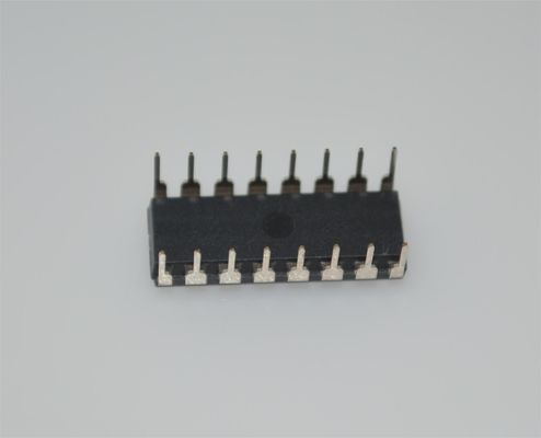 Pengontrol PWM Mode-Saat Ini UC2846N 500kHz, Input 8-40V 1A Totem Pole DIP-16 -40°C hingga +85°C