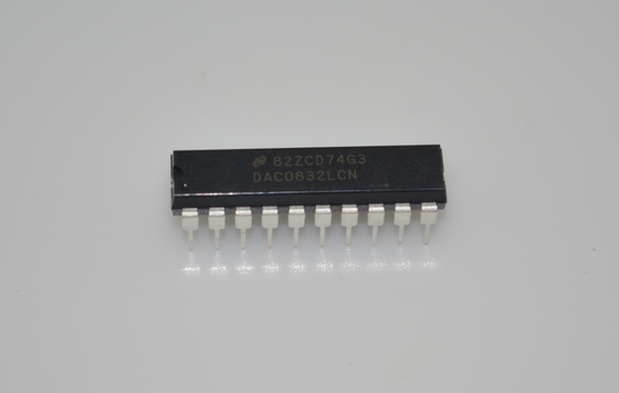 DAC0832LCN 8-Bit Multiplying DAC 1μs Waktu Pengendalian ±10V Output 20mW Power DIP-20 0°C sampai +70°C