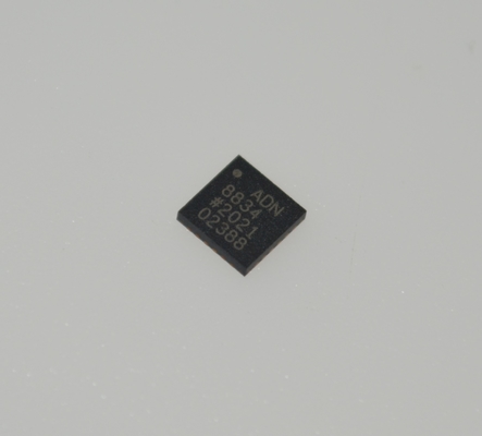 ADN8834ACPZ-R7 Pengontrol TEC 3A ±2.5°C Stabilitas Catu Daya 2.7-5.5V Antarmuka I2C LFCSP-32 -40°C hingga +85°C