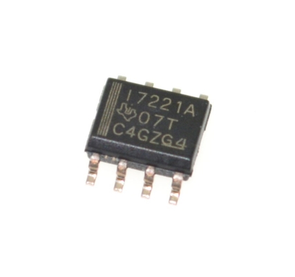 ISO7221ADR Digital Isolator 1-Channel 150Mbps Kecepatan tinggi 3kVrms Isolasi 3.1ns Penundaan 2.7-5.5V Tegangan lebar -40°C sampai +125°C Paket SOIC-8