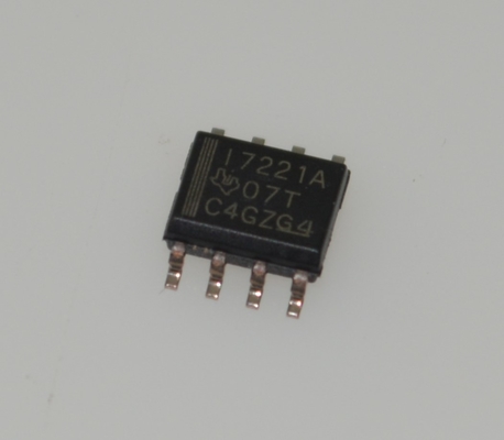 ISO7221ADR Digital Isolator 1-Channel 150Mbps Kecepatan tinggi 3kVrms Isolasi 3.1ns Penundaan 2.7-5.5V Tegangan lebar -40°C sampai +125°C Paket SOIC-8