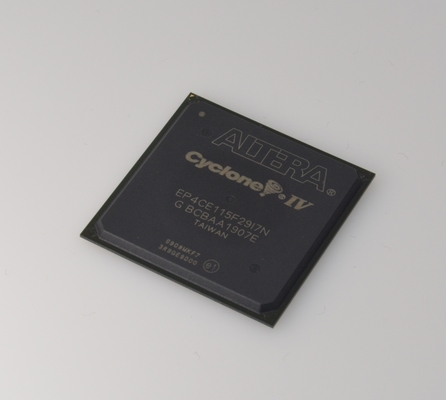 EP4CE115F29I7N Cyclone IV FPGA 114K LEs 3.9Mbit RAM Kecepatan 266MHz Tegangan Inti 1.2V 622 Pin I/O Dukungan PCIe Suhu Industri (-40°C hingga 100°C) Sesuai RoHS Paket FBGA 780-Pin