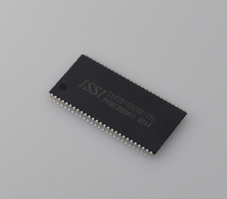 IS42S16320B-7TL SDRAM 64Mb Densitas 166MHz Kecepatan 3.3V Operasi 16Mx16 Organisasi LVTTL Antarmuka Industrial Temp (-40°C~85°C) Paket TSOP-II Kompak Keandalan tinggi