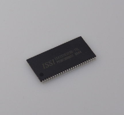 IS42S16320B-7TL SDRAM 64Mb Densitas 166MHz Kecepatan 3.3V Operasi 16Mx16 Organisasi LVTTL Antarmuka Industrial Temp (-40°C~85°C) Paket TSOP-II Kompak Keandalan tinggi