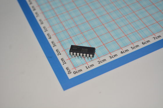 IR2110PBF Pengemudi Sisi Tinggi / Rendah dengan 600V Rating 2.5A Output Puncak 10V-20V Supply 120ns Switching UVLO Protection and Compact PDIP Package