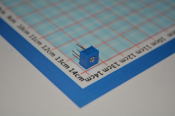 3362P-1-102LF Trimpot 1kΩ Potensiometer Presisi 10-Putaran ±10% Toleransi Melalui Lubang Pemasangan Elemen Cermet Penyesuaian Andal Ideal untuk Kalibrasi and Penyetelan Sirkuit