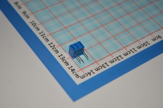 3362P-1-102LF Trimpot 1kΩ Potensiometer Presisi 10-Putaran ±10% Toleransi Melalui Lubang Pemasangan Elemen Cermet Penyesuaian Andal Ideal untuk Kalibrasi and Penyetelan Sirkuit