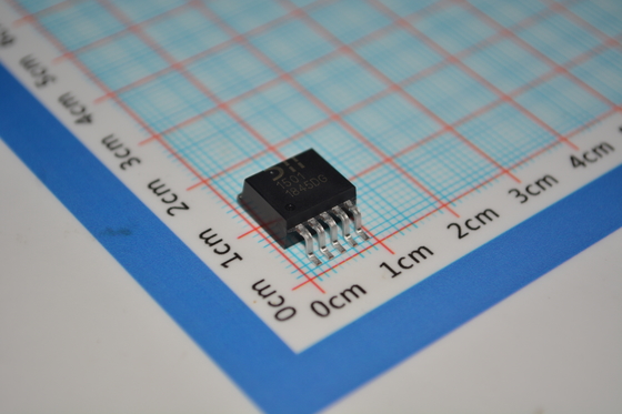 AP1501-K5G-13 5V/3A Step-Down Converter dengan 4.5-40V Input 90% Efisiensi Low Quiescent Current Thermal Shutdown 500kHz Frekuensi & SOT-23 Paket