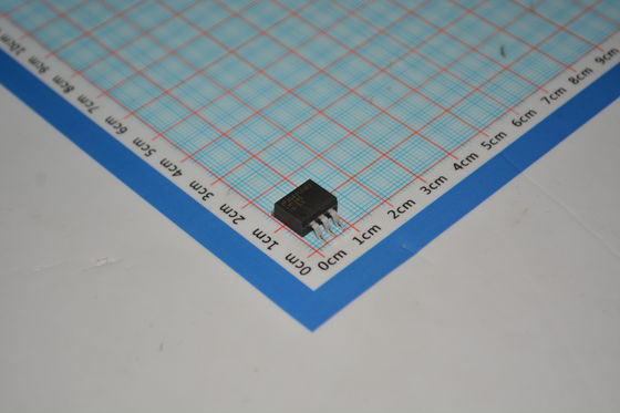 LM1085ISX-3.3 3.3V Tetap 3A Output Low Dropout (1.5V) Perlindungan Termal and Current TO-263 Paket 4.75V-15V Input Fast Response Industrial Temp (-40°C sampai +125°C)