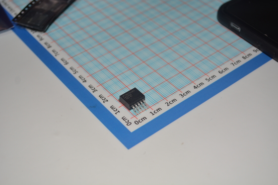 LM2595S-ADJ Buck Converter yang Dapat Disesuaikan 1.23V-37V Output Beban 3A Frekuensi 150kHz Efisiensi 75% Perlindungan Termal Dropout Rendah Input Lebar 4.5V-40V Paket TO-263 yang Kompak