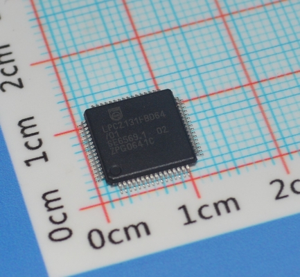 LPC2131FBD64/01,15 ARM7 MCU Inti 32-bit RISC 64KB Flash 16KB RAM Kecepatan 60MHz USB 2.0 2x UART 64-LQFP -40°C hingga +85°C Tingkat Industri