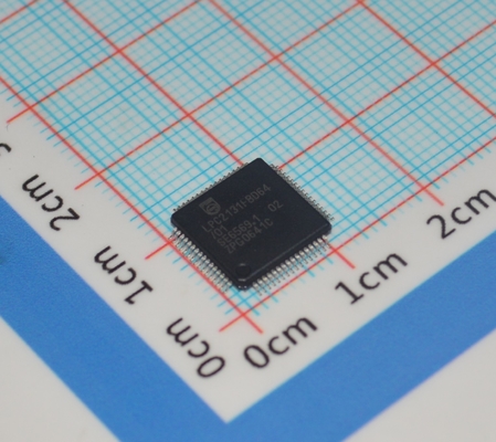 LPC2131FBD64/01,15 ARM7 MCU Inti 32-bit RISC 64KB Flash 16KB RAM Kecepatan 60MHz USB 2.0 2x UART 64-LQFP -40°C hingga +85°C Tingkat Industri