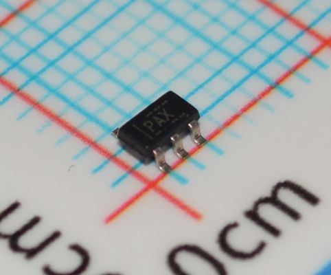 TLV70450DBVR 5V 150mA LDO Ultra-Rendah IQ (300nA) dengan PSRR Tinggi (70dB) Akurasi 2% Stabil dengan Kapasitor Keramik 1μF Pin Aktifkan dan Perlindungan Termal dalam Paket SOT-23