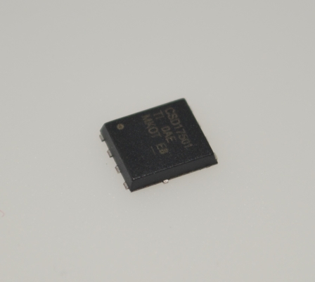 CSD17522Q5A MOSFET NexFET 25V/4.7mΩ dengan 40A Pulse 1.5V Max VGS(th) Lulus Kualifikasi AEC-Q101 Paket SON 5x6mm Bebas Halogen dan Qg & Qgd Ultra-Rendah