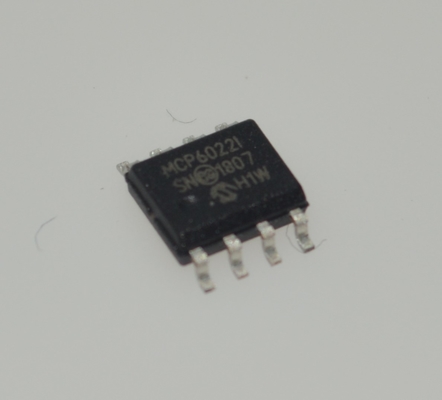 MCP6022-I/SN Dual Op Amp 2.7-5.5V Tegangan Lebar 10MHz Bandwidth 7V/μs Slew Rate 120dB CMRR Rail-to-Rail I/O 0.9mA Daya Rendah Paket SOIC-8 Kelas Industri