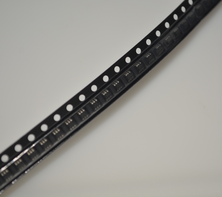 SMF05C.TCT 5-Channel ESD Protection Array dengan Kapasitas Rendah IEC 61000-4-2 Compliance 5V Rating Ultra-Small Package and Space-Saving Design for High Speed Data Line Protection