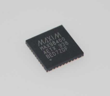 MAX98400A Kelas D Amp dengan output 20W, 92% Efisiensi, I2C Control, Boost Terintegrasi, 8ms Startup, Perlindungan Penuh, & 6,5μV Noise untuk Premium Portable Audio