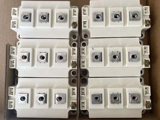 SKM400GAR12E4 Modul IGBT 1200V 400A Rendah Vce(sat) Ketahanan Hubungan Singkat Tinggi Kerugian Switching Rendah Isolasi Tinggi Tingkat Industri Untuk Inverter Surya dan UPS Daya Tinggi