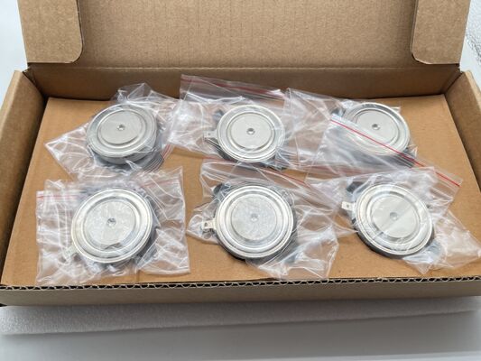 VS-ST330C16C0 Modul Setengah-Jembatan 1600V 330A Rendah Vce(sat) Kerugian Rendah Ketahanan Hubung Singkat Tinggi NTC Terintegrasi Untuk Inverter Industri dan UPS Daya Tinggi