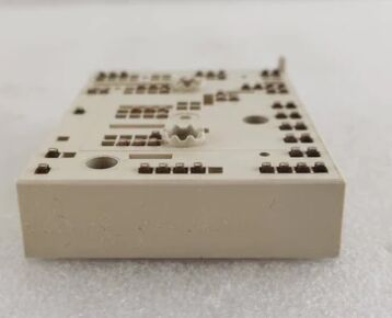 35ACC12F4V1 12V 3.5A Transistor PNP Otomotif VCE rendah (sat) 250mV Gain arus tinggi SOT-223 Paket AEC-Q101 Berkualifikasi untuk Switch Load dan Motor Control di Kendaraan