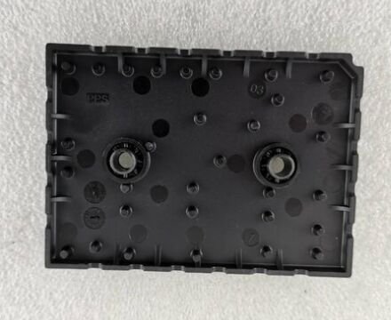 35ACC12F4V1 12V 3.5A Transistor PNP Otomotif VCE rendah (sat) 250mV Gain arus tinggi SOT-223 Paket AEC-Q101 Berkualifikasi untuk Switch Load dan Motor Control di Kendaraan