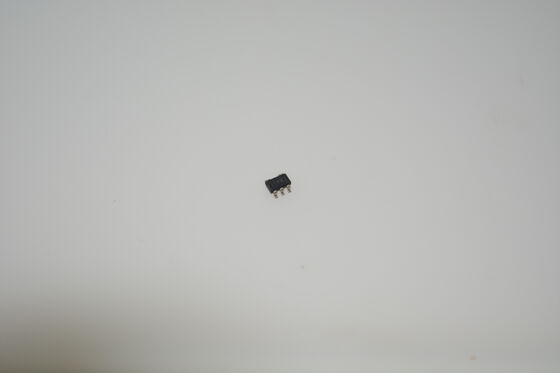 TLV6001IDBVR 1.8V sampai 5.5V Rail-to-Rail Op Amp Low Power 10μA 1kHz GBW Micro SOT-23 Package Untuk Sensor dan Perangkat Portable yang Dikendalikan Baterai