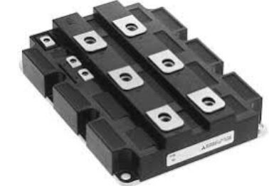 CM900HC-90H Modul IGBT Arus Tinggi 900V 900A Rendah VCE(sat) 2.7V Ketahanan Hubungan Singkat Tinggi Kerugian Switching Rendah Isolasi Tinggi Untuk Penggerak Industri Berat dan Mega UPS