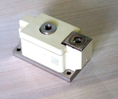 SKKE600/16 1600V 600A Single Diode Module Ultra-Low VF 1.5V High Surge Current 22kA SEMIPACK4 Base Terisolasi Transfer Panas yang Luar Biasa Keandalan Tinggi UL Sertifikasi untuk Pengoreksi dan Las