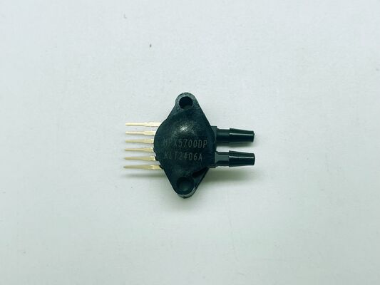 MPX5700DP sensor tekanan diferensial 0 sampai 700 kPa kisaran 2,5% akurasi 4,7V output temp dikompensasi analog keluar dapat diandalkan untuk industri