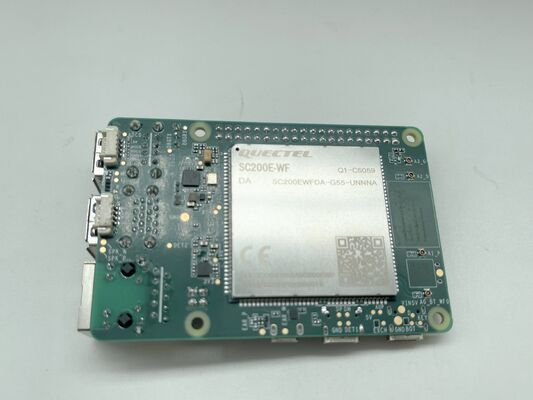 SC200EWFDA-G55-UNNNA SMD alum elektrolitik 200V terukur 105°C impedansi rendah umur panjang riak tinggi -40 hingga +105°C untuk daya dan LED