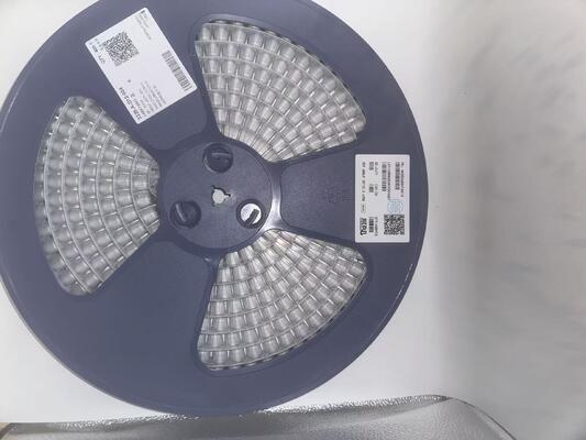 MA35V680M10X13 680μF 35V alum elec cap 10x13mm 105°C impedansi rendah umur panjang gelombang tinggi untuk tenaga dan industri